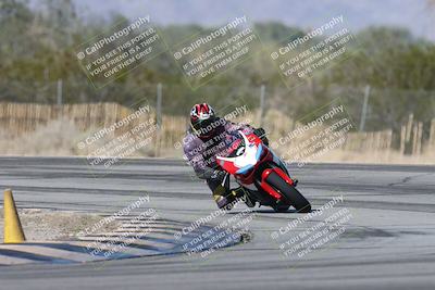 media/Dec-01-2025-Moto Forza (Mon) [[2daa91e15f]]/1-Advanced Group/Session 3 (Turn 3)/